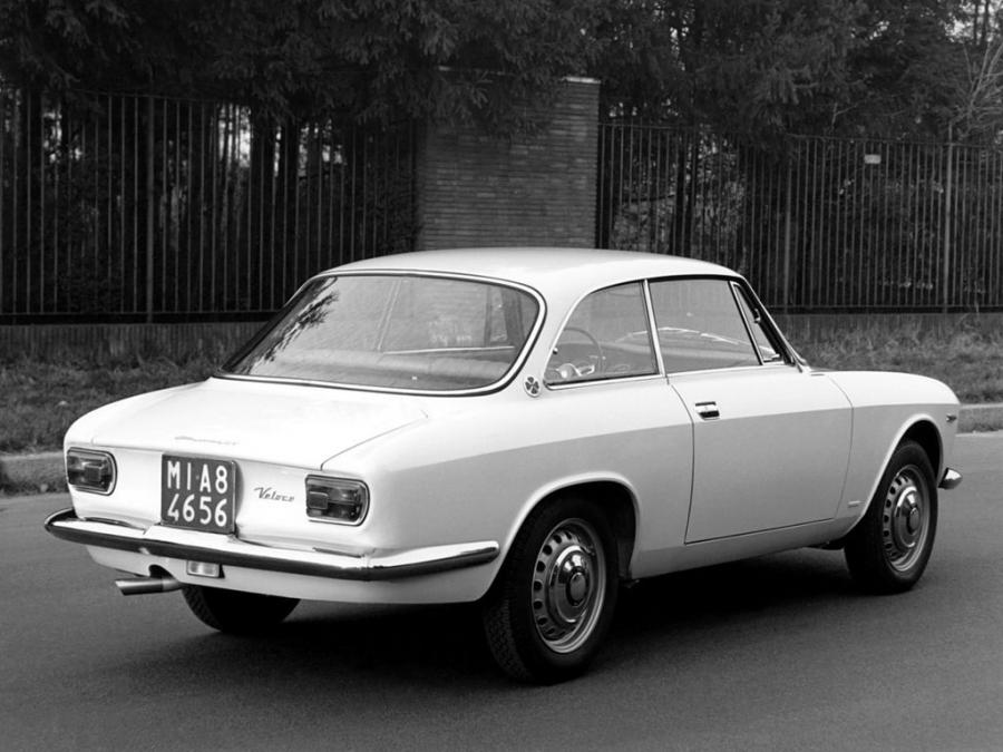  Alfa Romeo Giulia Sprint GT Veloce (105) 1965 года  (фото 10 из 11)